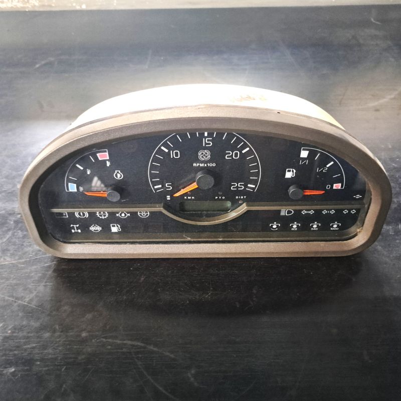 Ταμπλό οργάνων USED 2.8339.211.0/40